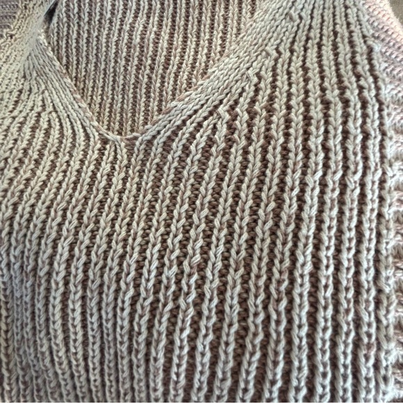 Free People When It Rains V-Neck Sweater - SIZE MEDIUM - Picture 12 of 16